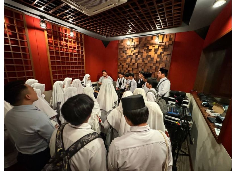 Progresif Broadens Horizons For SM Perdana Wazir Students During Learning Visit