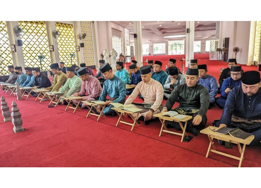 Progresif Sdn Bhd holds Tahlil at Royal Mausoleum