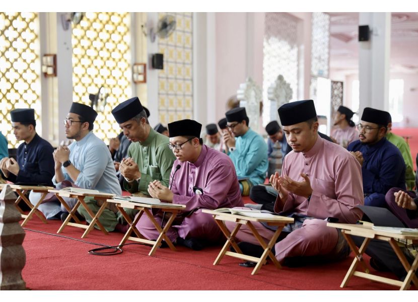 Progresif Sdn Bhd holds Tahlil at Royal Mausoleum
